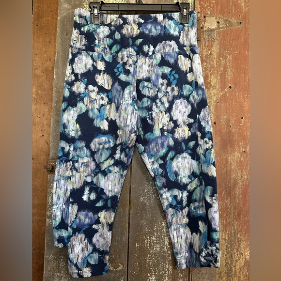 Women’s Size M Intro Love The Fit Capri Leggings - Picture 1 of 5